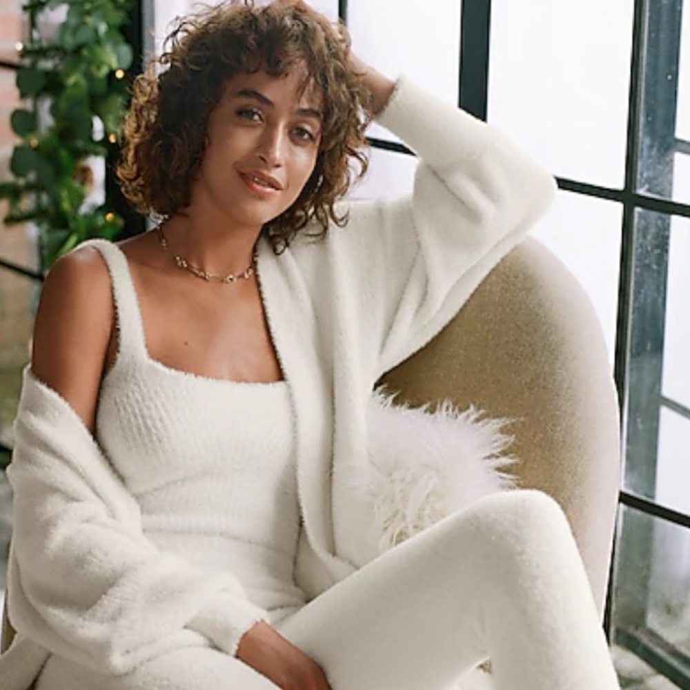 Sweater crop and sweater